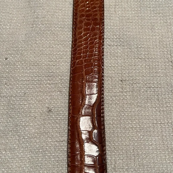 de Vecchi American alligator belt with silver buckle and tip